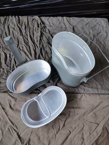 Kochgeschirr, Grau (Alter?, Mit Lackmängel, Innen Optisch Ungebraucht), Je Set