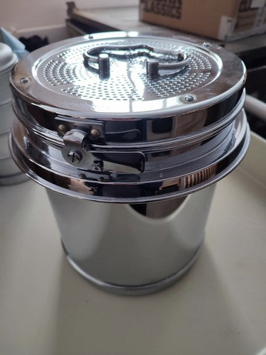 Bundeswehr Verbandstofftrommel, 1960er;  ideale Brotbox, Brotkasten. Brotdose