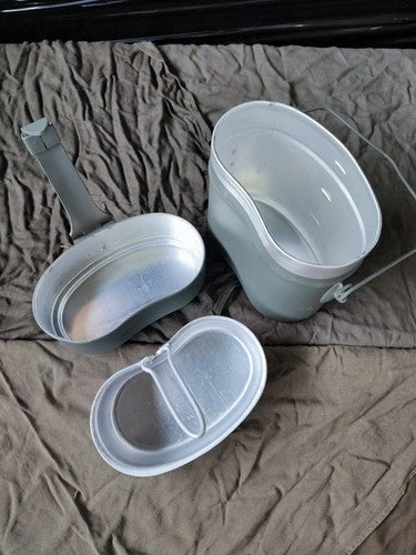 Kochgeschirr, Grau (Alter?, Mit Lackmängel, Innen Optisch Ungebraucht), Je Set