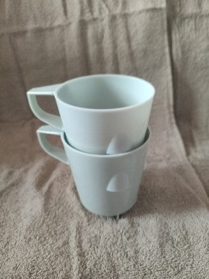 Bundeswehr, je 3 Kaffeetassen, hohe Variante aus 60 er Jahre, Amper-Plastik