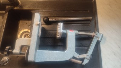 Bundeswehr Kartoffelschneider, zum Anschrauben an einen Tisch (Pommesmaker) 1960er?