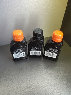 Kopfgetriebeöl C17 Creamy Oil Likör, á 0,5 L (17% Vol; 64,29 €/L) + 3 x 0,02 l