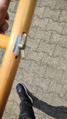 2 x Bundeswehr Krücke, Holz; Länge 119 cm, mit Gummifuss