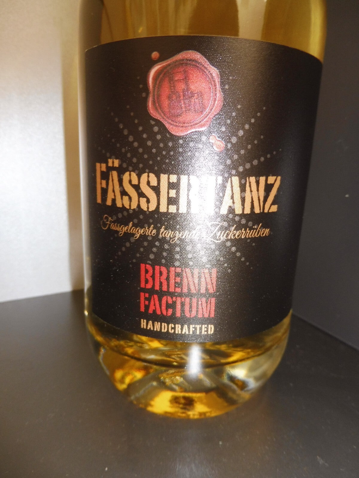 Brennfactum Fässertanz - Zuckerrübenspirituose, á 0,5 L (37% Vol)