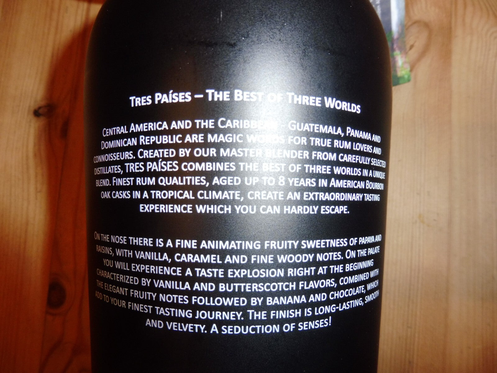 Tres Paises Premium Rum, á 0,7 L (40% Vol; 45,71 €/L)