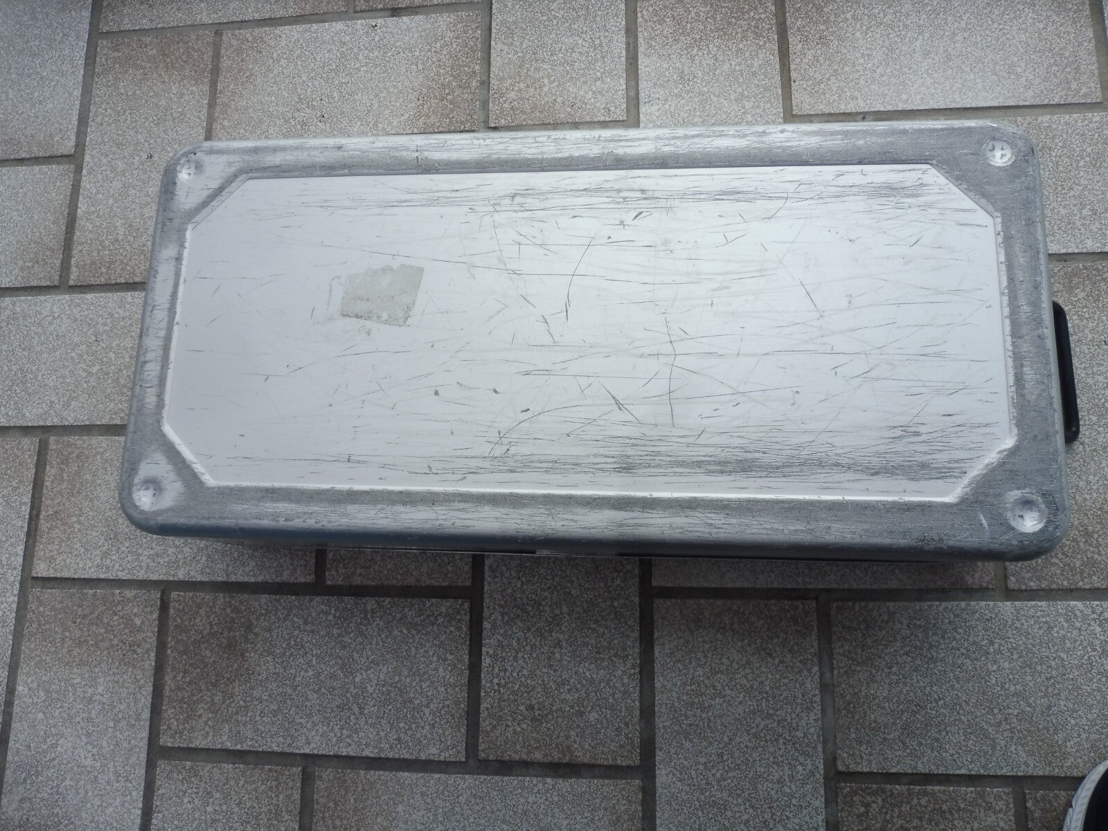 Bundeswehr Alubox, ehemals Sterilisationsbox, ideal für Werkzeug o.ä.