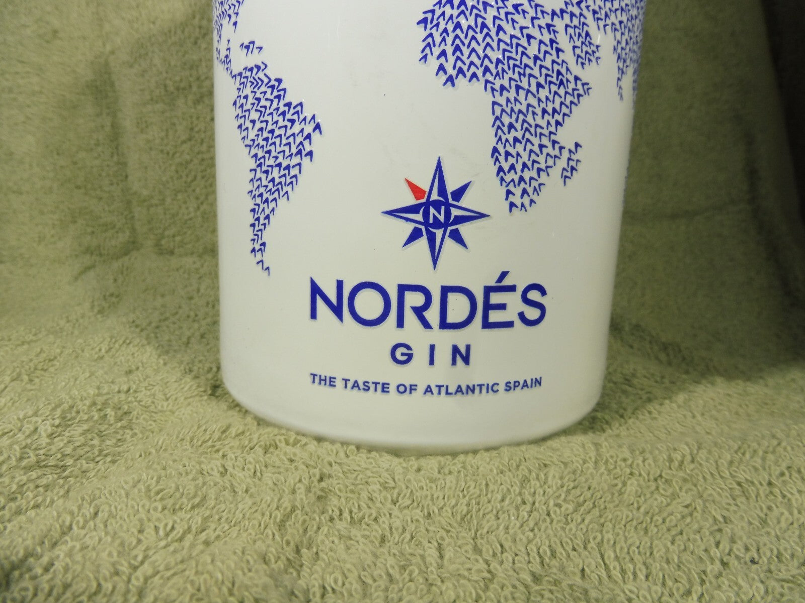 Nordes Gin, 40% vol.; á 0,7 Liter