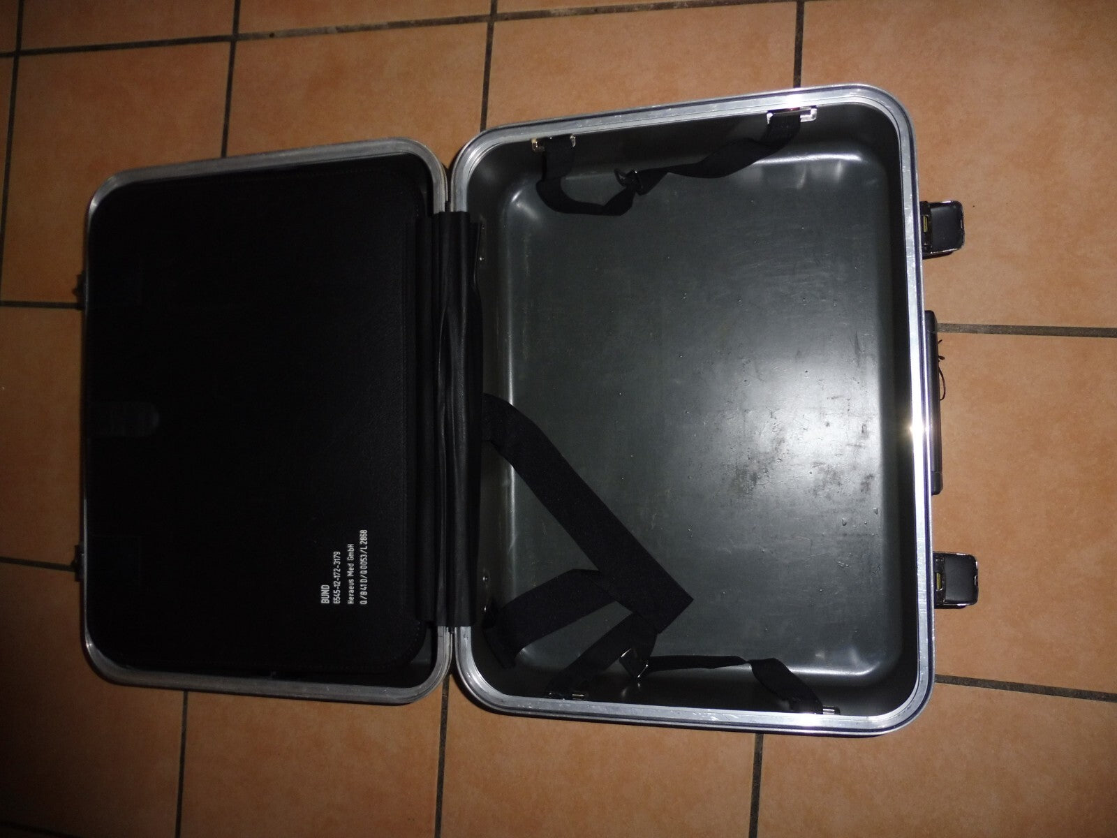 Bundeswehr Arztkoffer, groß  (ca. 51 x 24 x 38 cm), ausgesondertes Material