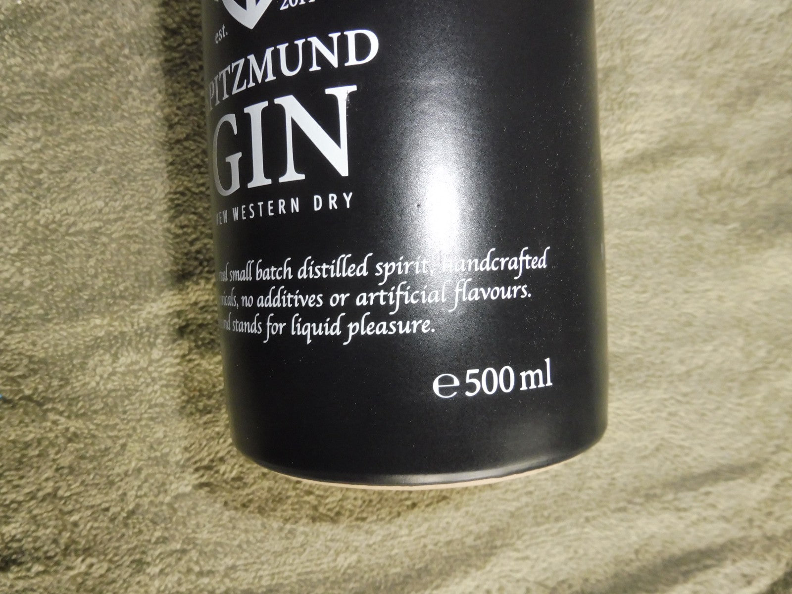 Spitzmund Gin, Handcrafted 47% vol; á 0,5 l