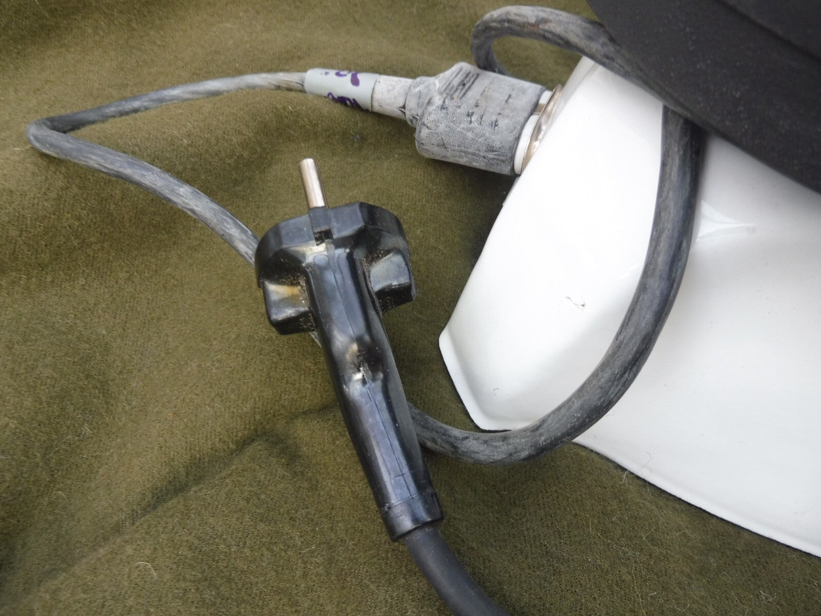 Bundeswehr alte AEG Einzelkochplatte, 1960 er Jahre, Bagalittanschluss, Deko