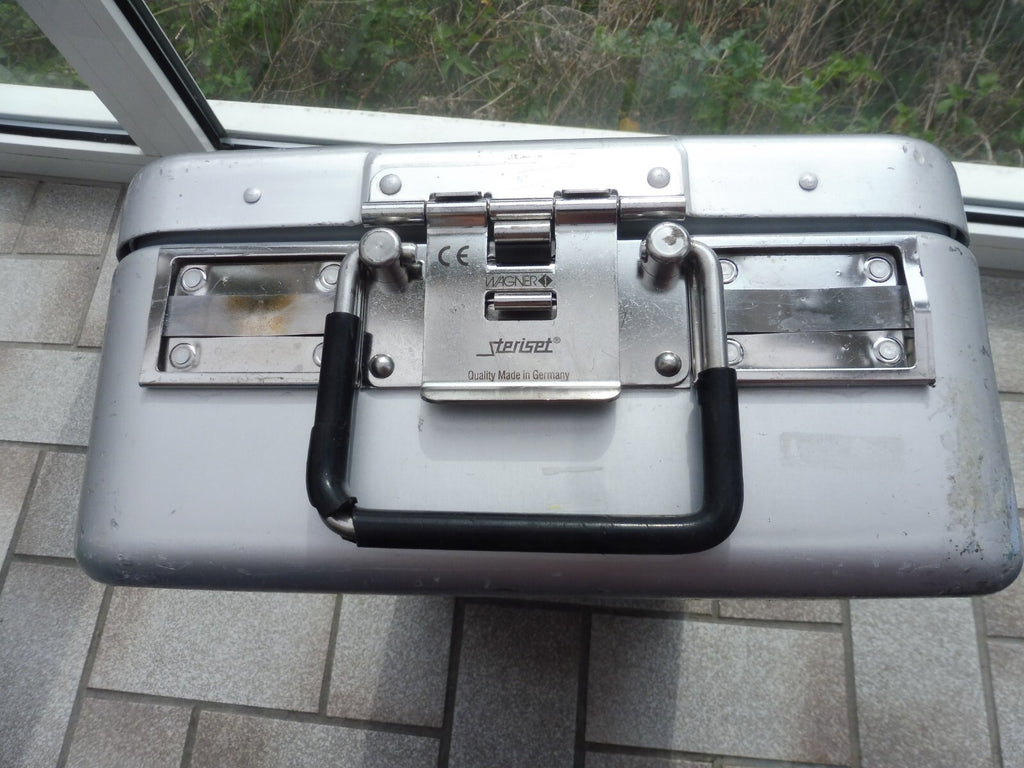 Bundeswehr Alubox, ehemals Sterilisationsbox, ideal für Werkzeug o.ä.