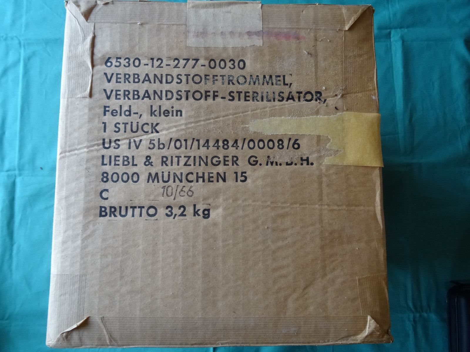 Bundeswehr Verbandstofftrommel, 1960er;  ideale Brotbox, Brotkasten. Brotdose