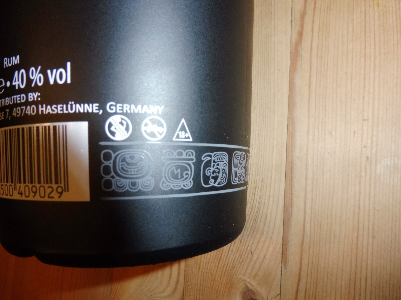 Tres Paises Premium Rum, á 0,7 L (40% Vol; 45,71 €/L)