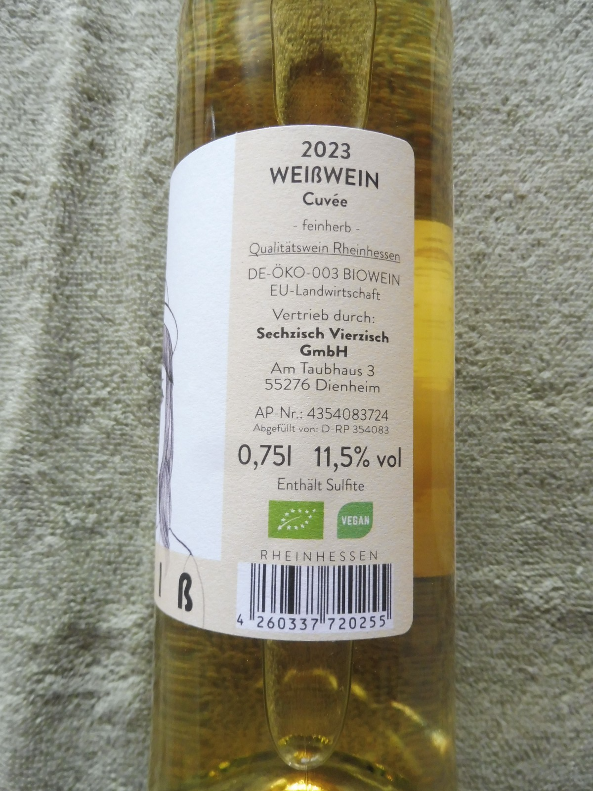 2 x Sechzisch Vierzisch Weißwein Cuvée; á 0,75 l; 11,5% vol.