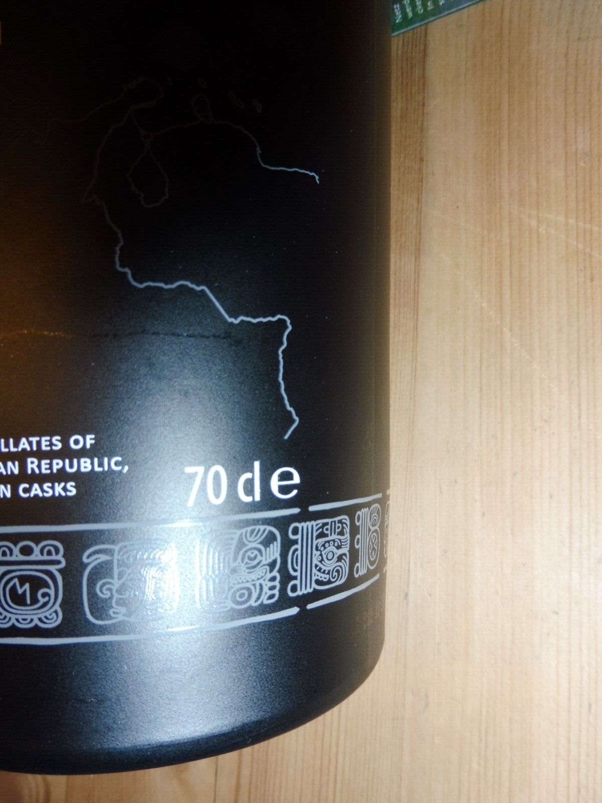 Tres Paises Premium Rum, á 0,7 L (40% Vol; 45,71 €/L)