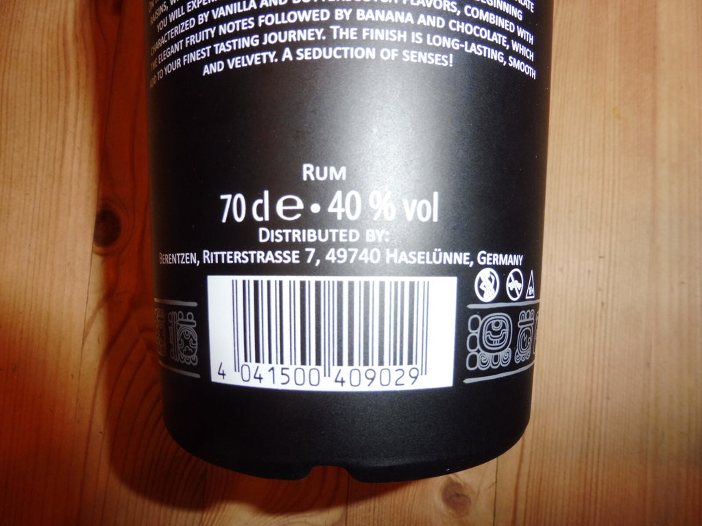 Tres Paises Premium Rum, á 0,7 L (40% Vol; 45,71 €/L)