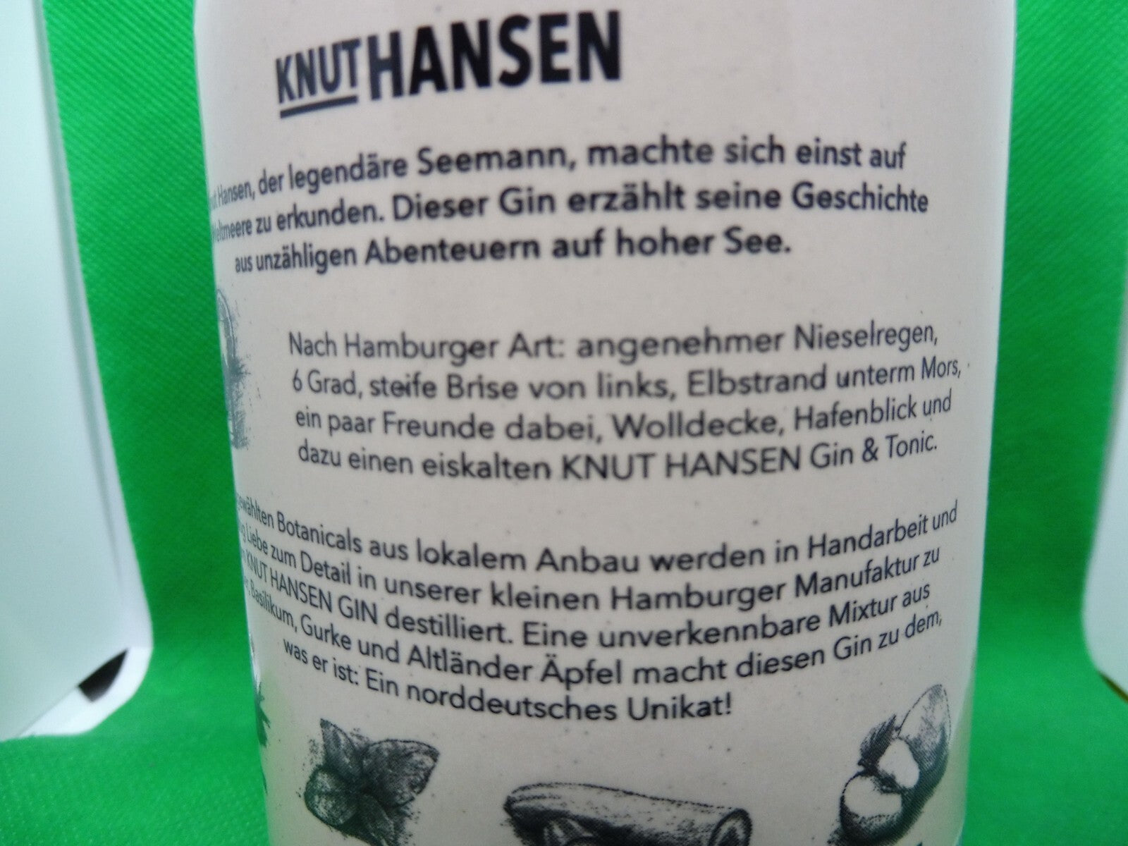2 x Knut Hansen Dry Gin (55,00 €/l; 42% vol.;  je Flasche á 0,5 l)