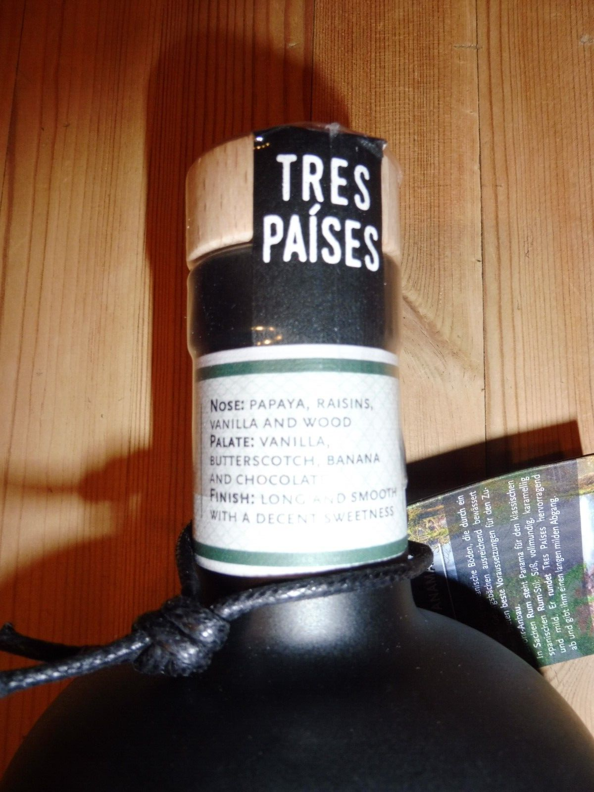 Tres Paises Premium Rum, á 0,7 L (40% Vol; 45,71 €/L)