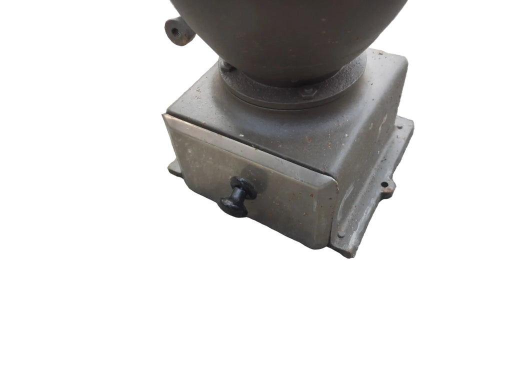 Bundeswehr Kaffeemühle von Trösser, Gusseisen/ Eisen; ca. 1960er, Beispielbilder