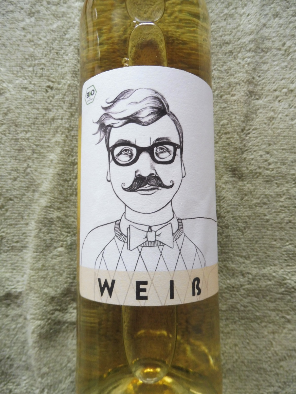 2 x Sechzisch Vierzisch Weißwein Cuvée; á 0,75 l; 11,5% vol.