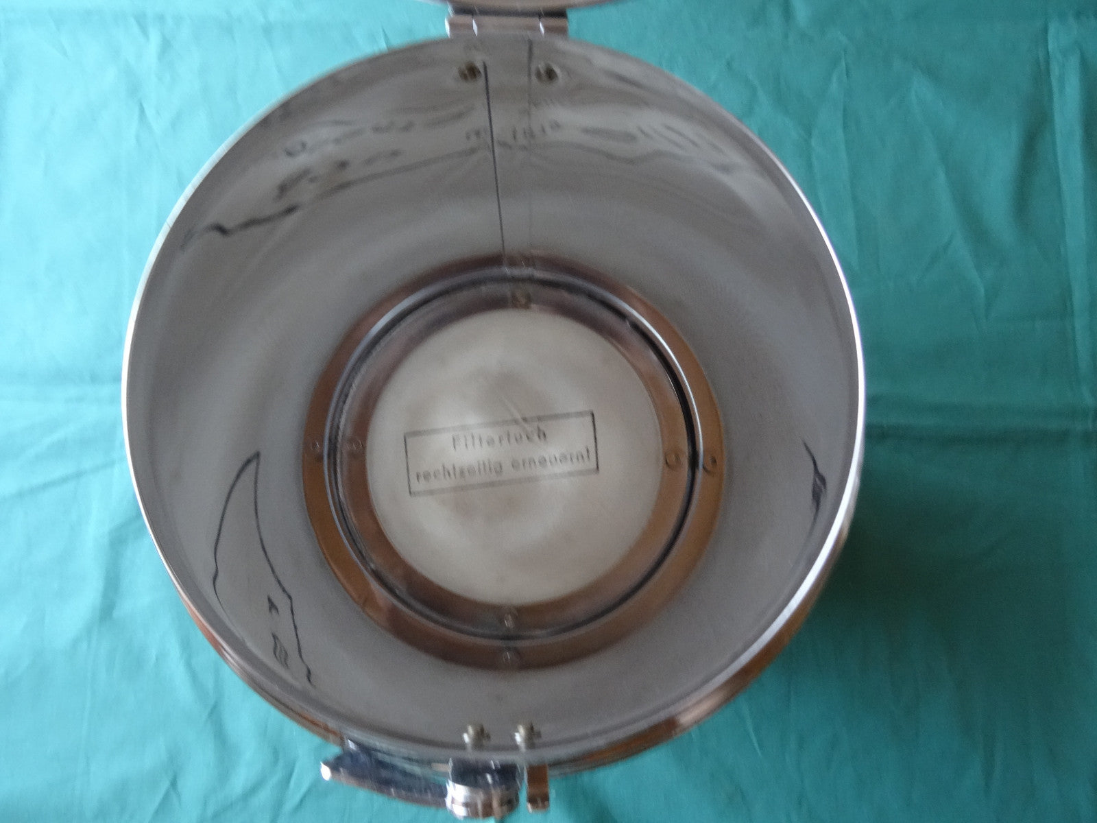 Bundeswehr Verbandstofftrommel, 1960er;  ideale Brotbox, Brotkasten. Brotdose