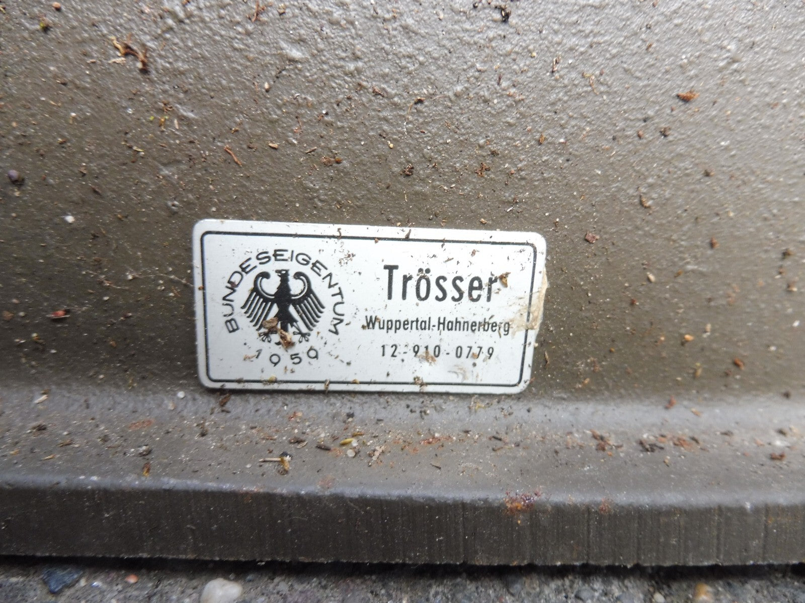 Bundeswehr Kaffeemühle von Trösser, Gusseisen/ Eisen; ca. 1960er, Beispielbilder