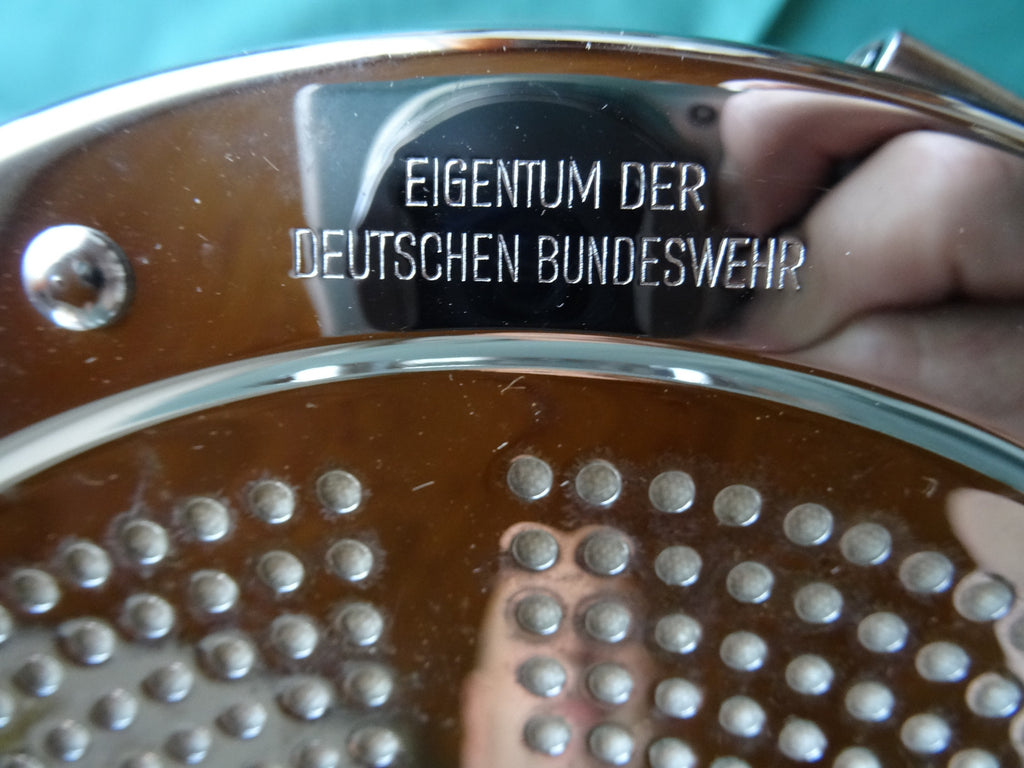 Bundeswehr Verbandstofftrommel, 1960er;  ideale Brotbox, Brotkasten. Brotdose