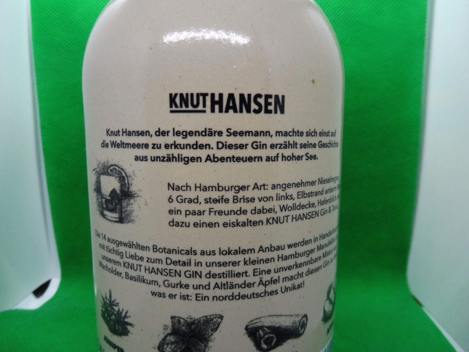 2 x Knut Hansen Dry Gin (55,00 €/l; 42% vol.;  je Flasche á 0,5 l)