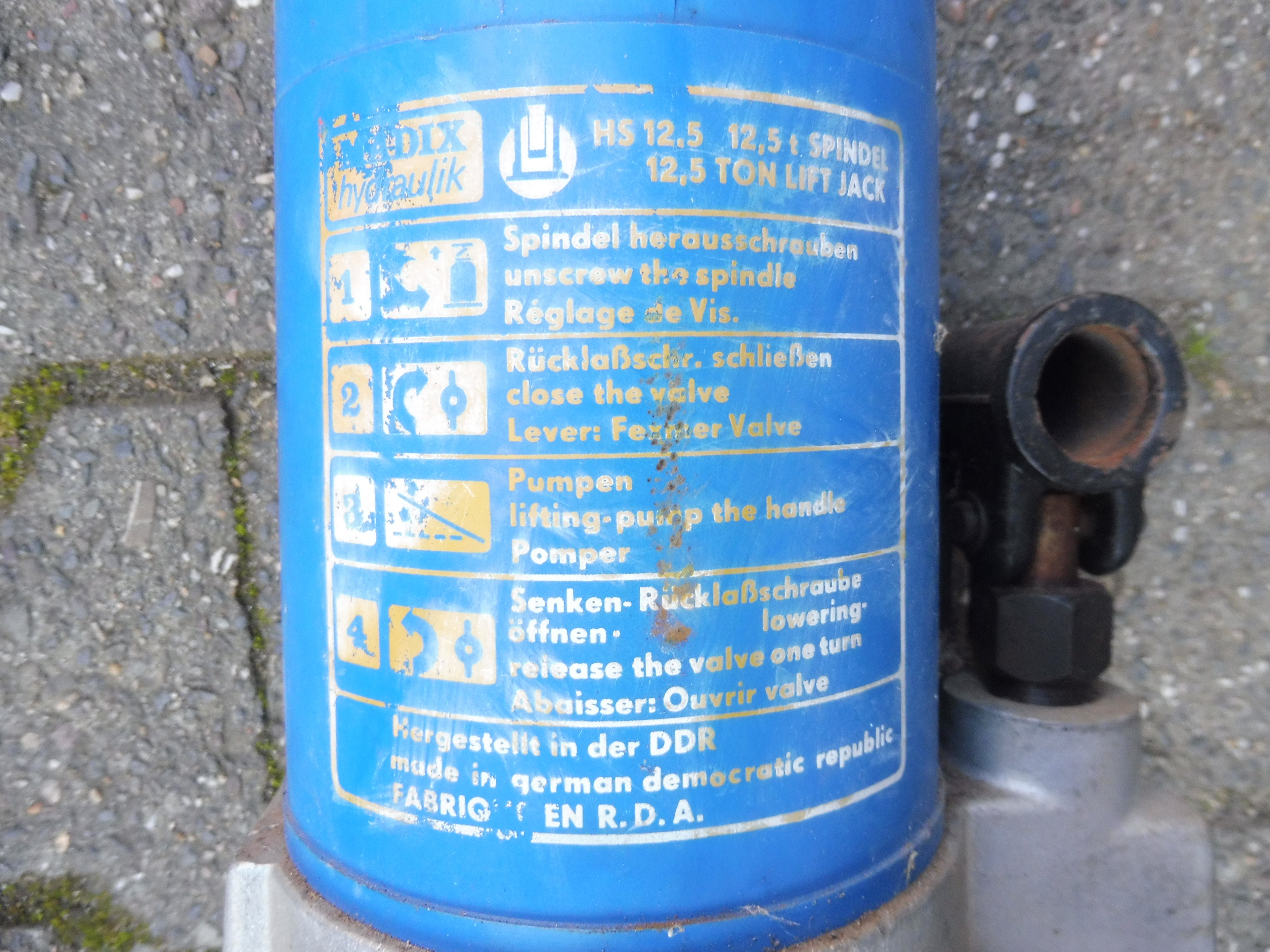 DDR; MADIX Hydraulischer Wagenheber HS 12,5 Spindel, o. Hubstange, Bunkerbestand