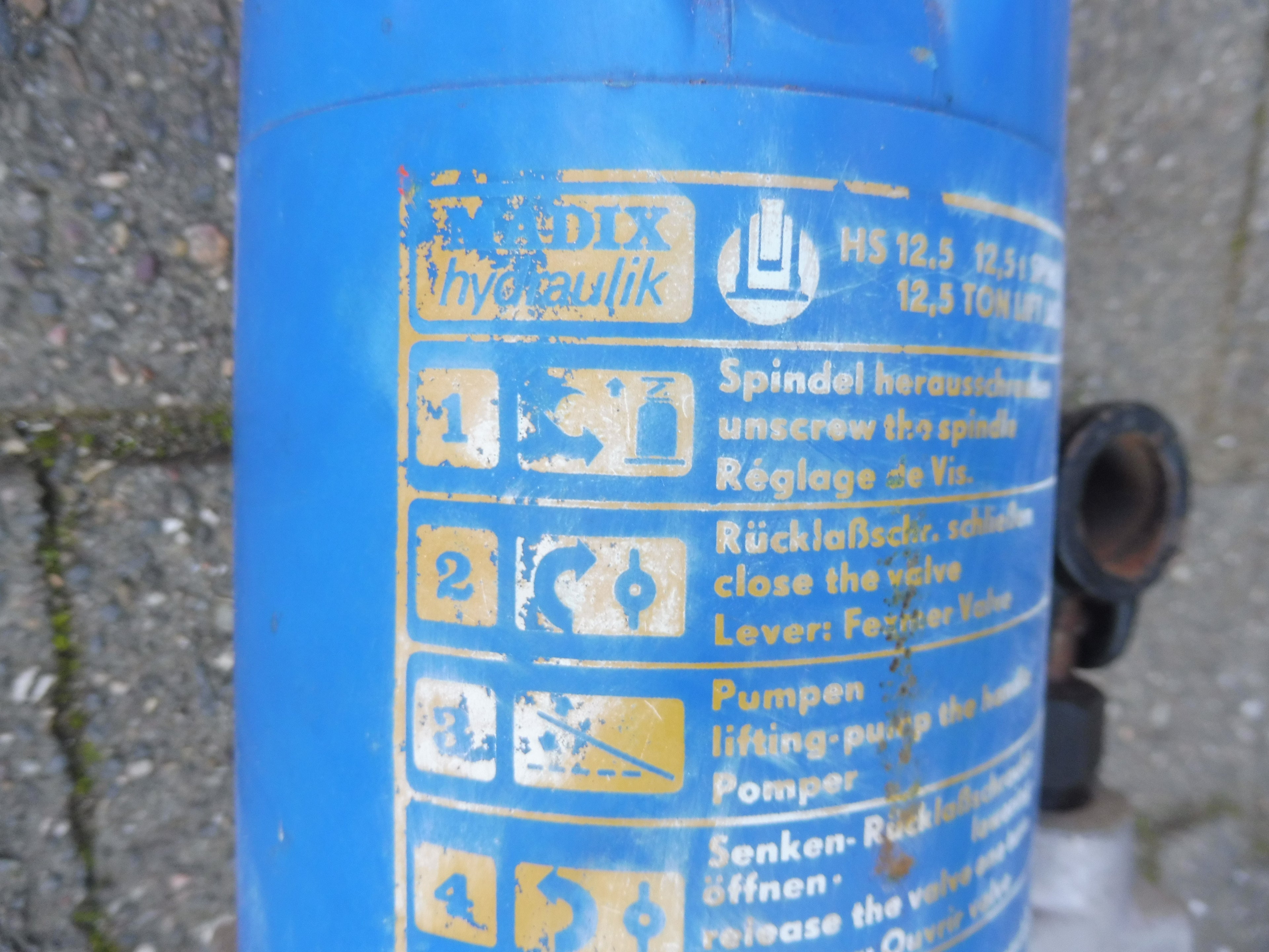 DDR; MADIX Hydraulischer Wagenheber HS 12,5 Spindel, o. Hubstange, Bunkerbestand