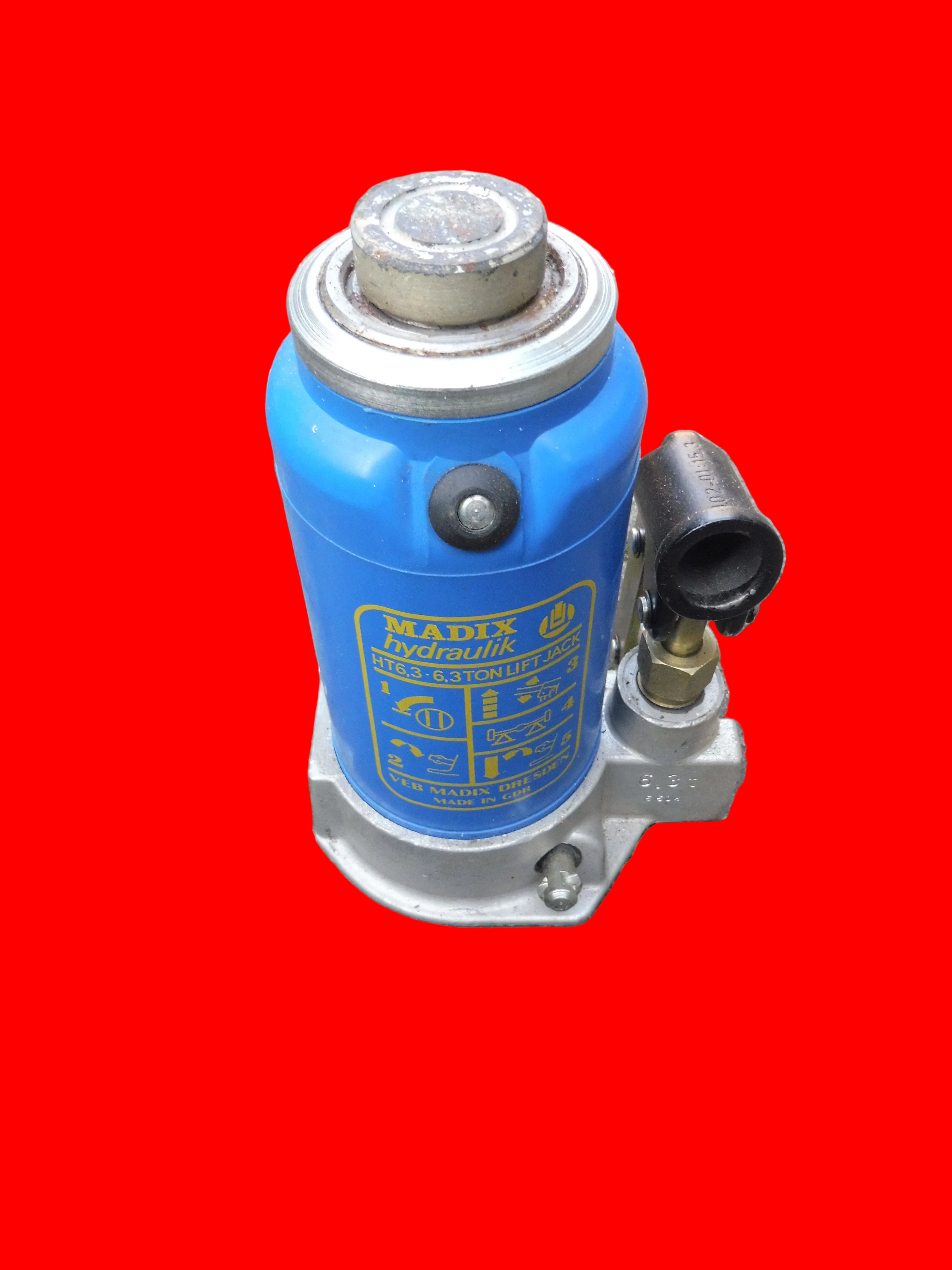 DDR; MADIX Hydraulischer Wagenheber HS 6,3 ohne Hubstange, Bunkerbestand