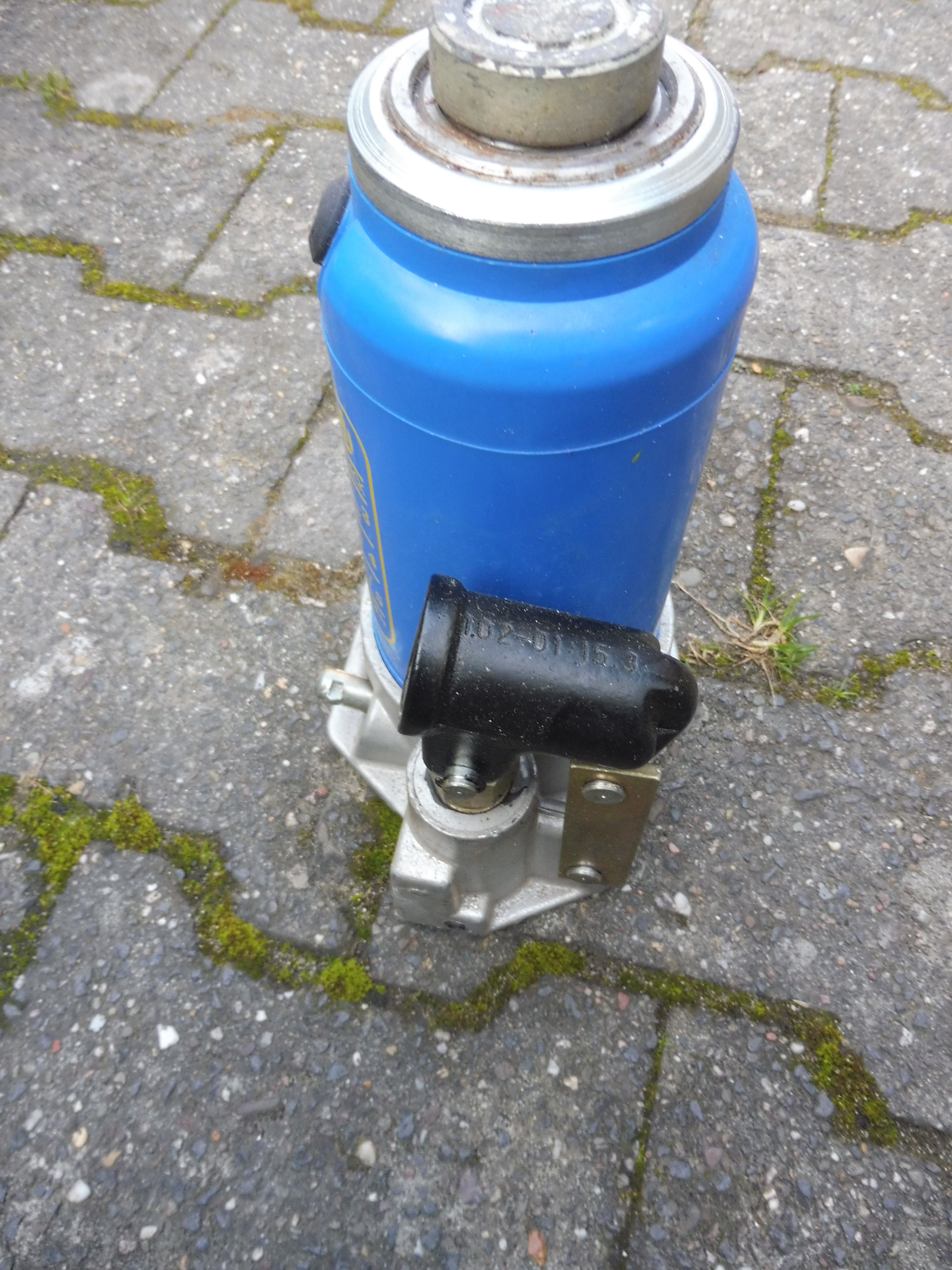 DDR; MADIX Hydraulischer Wagenheber HS 6,3 ohne Hubstange, Bunkerbestand