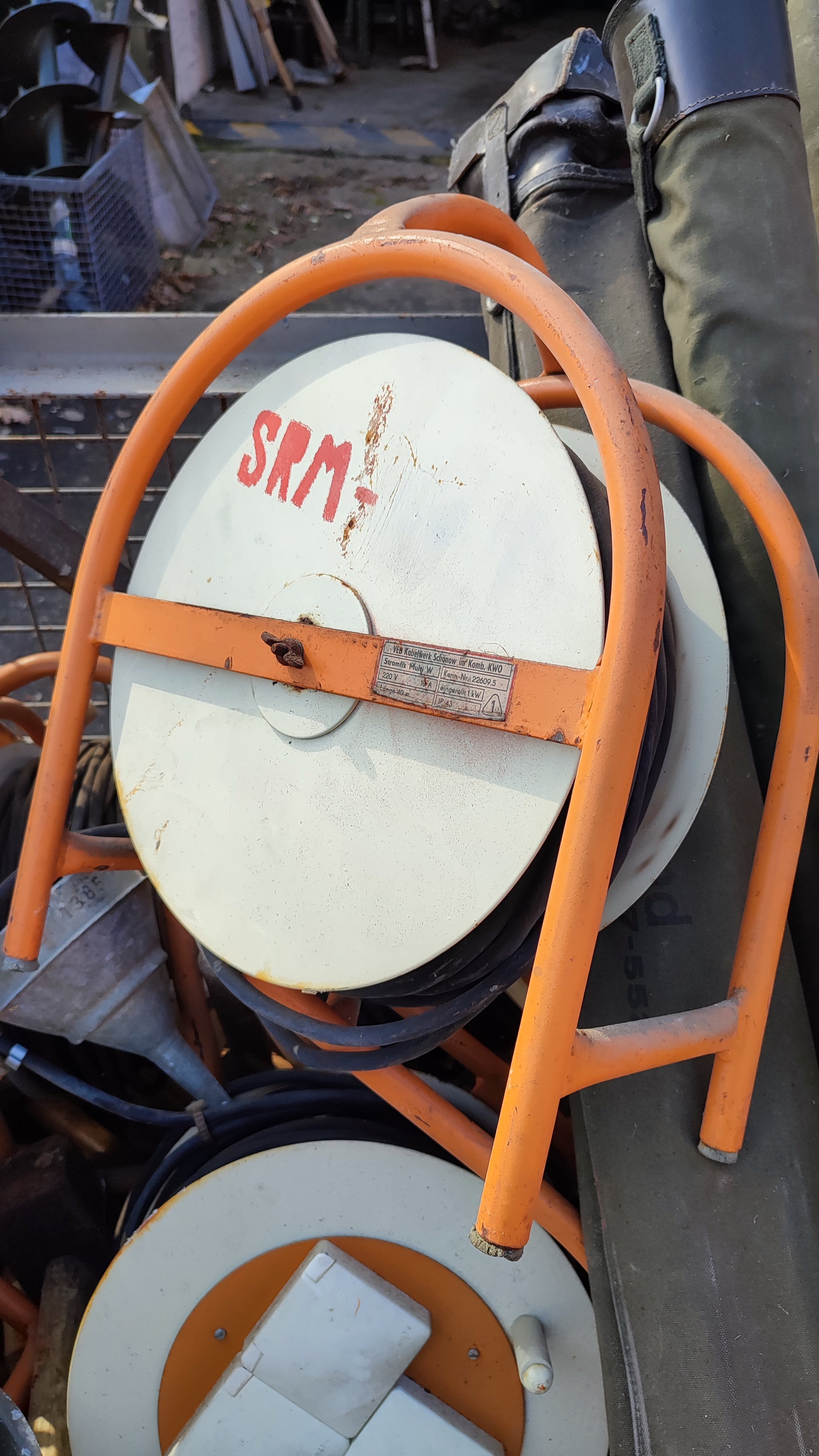 DDR; Kabeltrommel, ca. 40 m, Stromfix Multi W, 1970 er Jahre, Sammlergegenstand