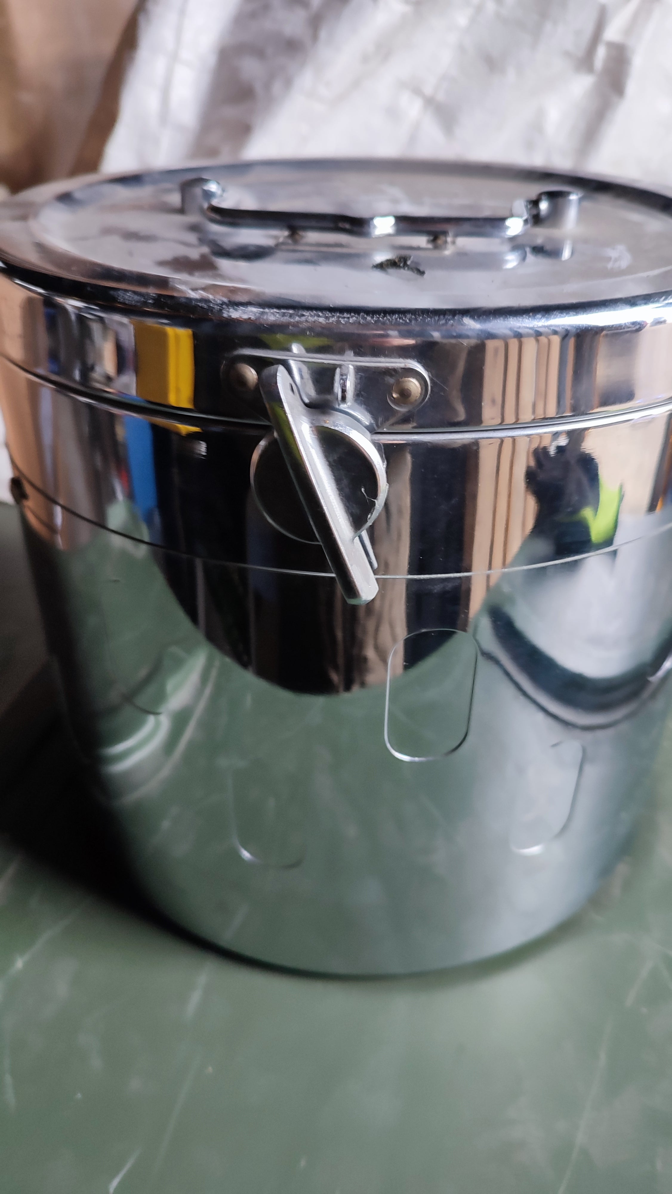 Bundeswehr  runde Steribox, Aesculap, 1960er Jahre, je Stück