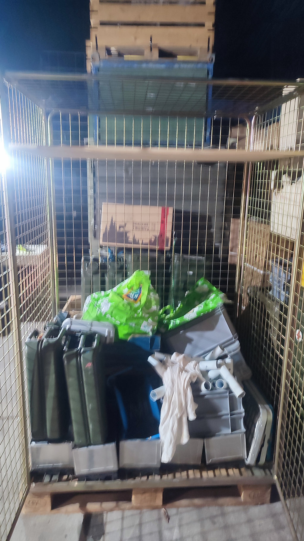 Gitterbox ohne Inhalt und ohne Palette: kein Versand n u r A b h o l u n g !