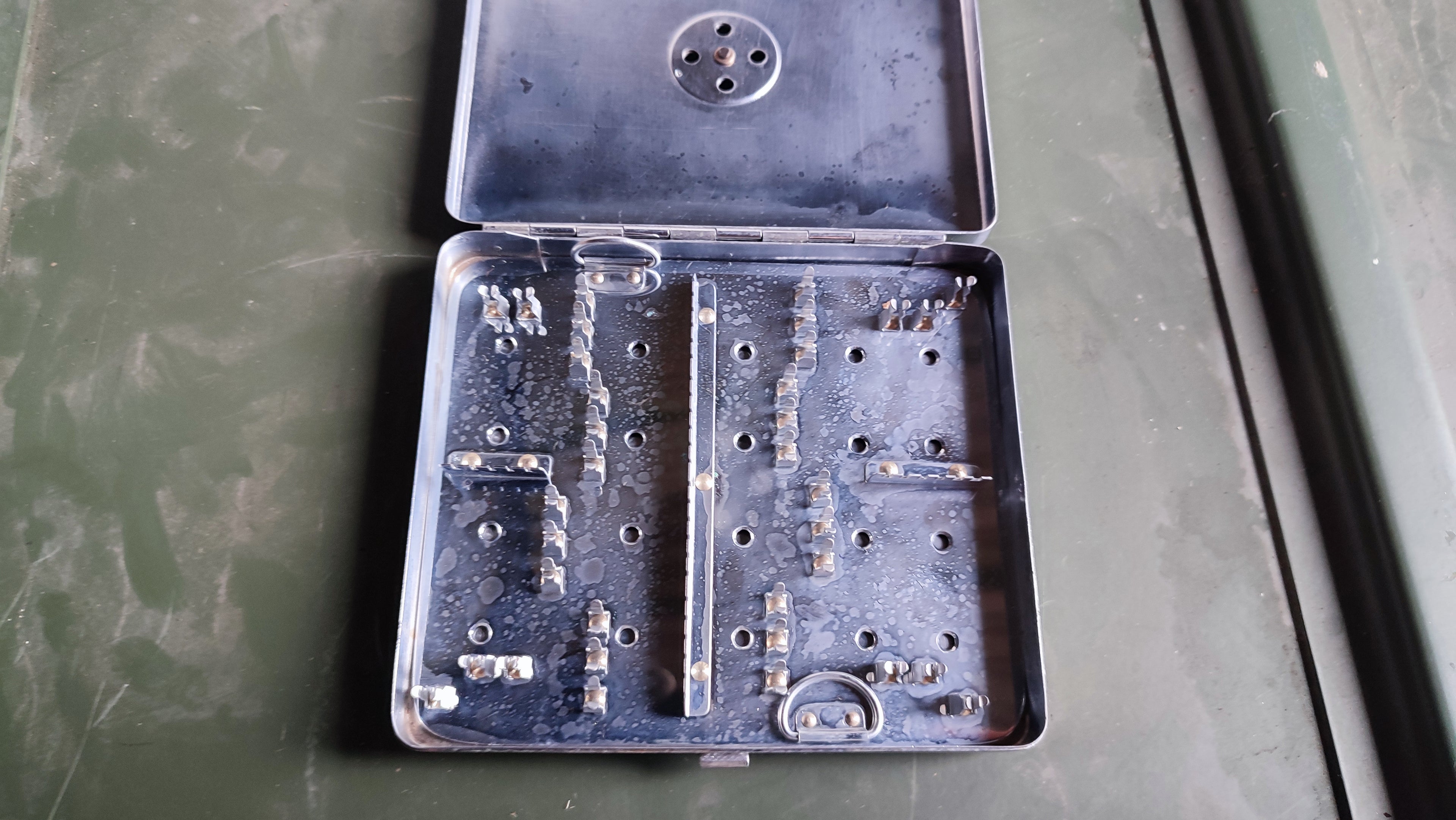 Bundeswehr Mini Steribox (ohne Inhalt), vermutlich 70/80er Jahre