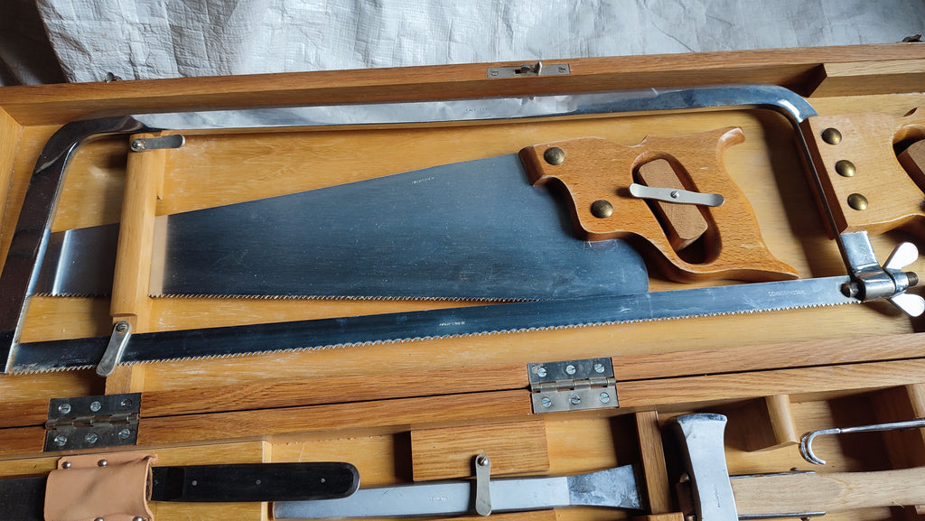 Bundeswehr Holzbox mit Teile Amputationsausstattung, ca. 1960-1970 er Jahre