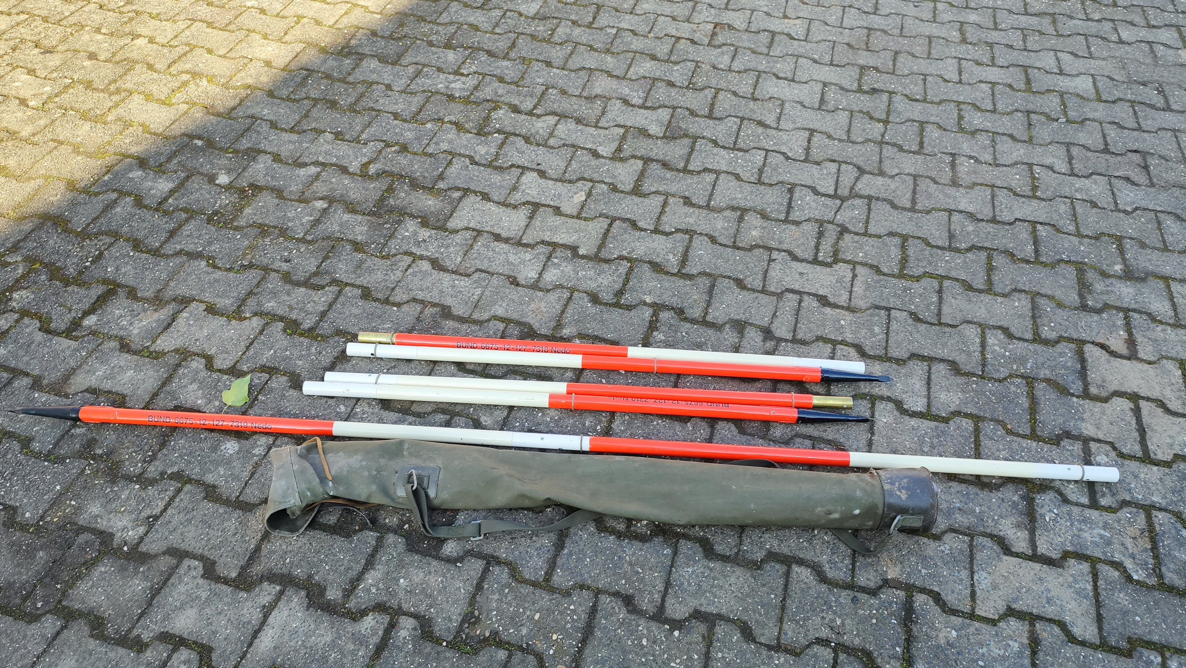 Bundeswehr Fluchtstabsatz in Tasche   aus Bunkerbestand