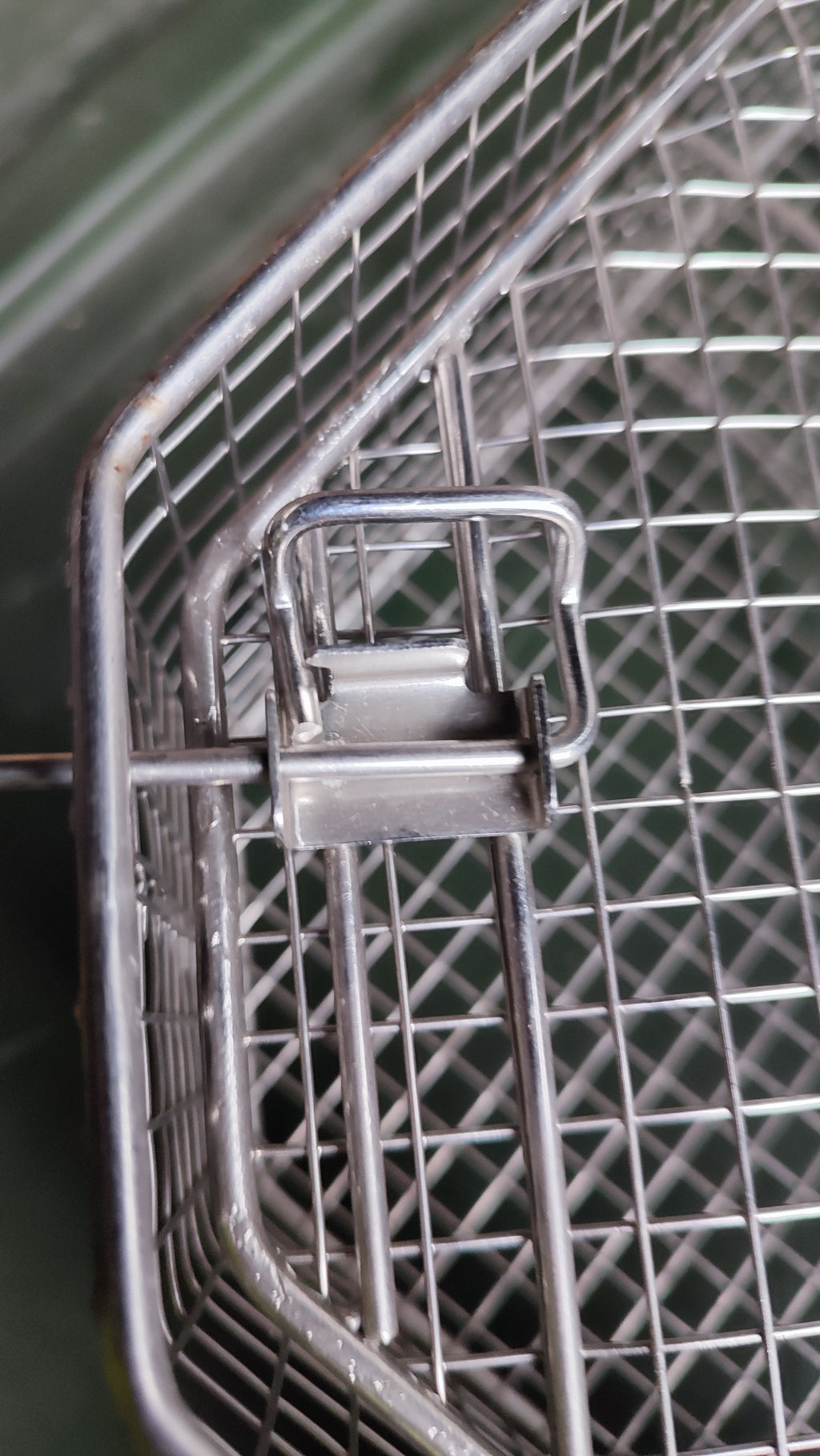 Bundeswehr 2 Drahtgitterkörbe z. Sterilisieren, 1x Halbhoch, 1x Hoch