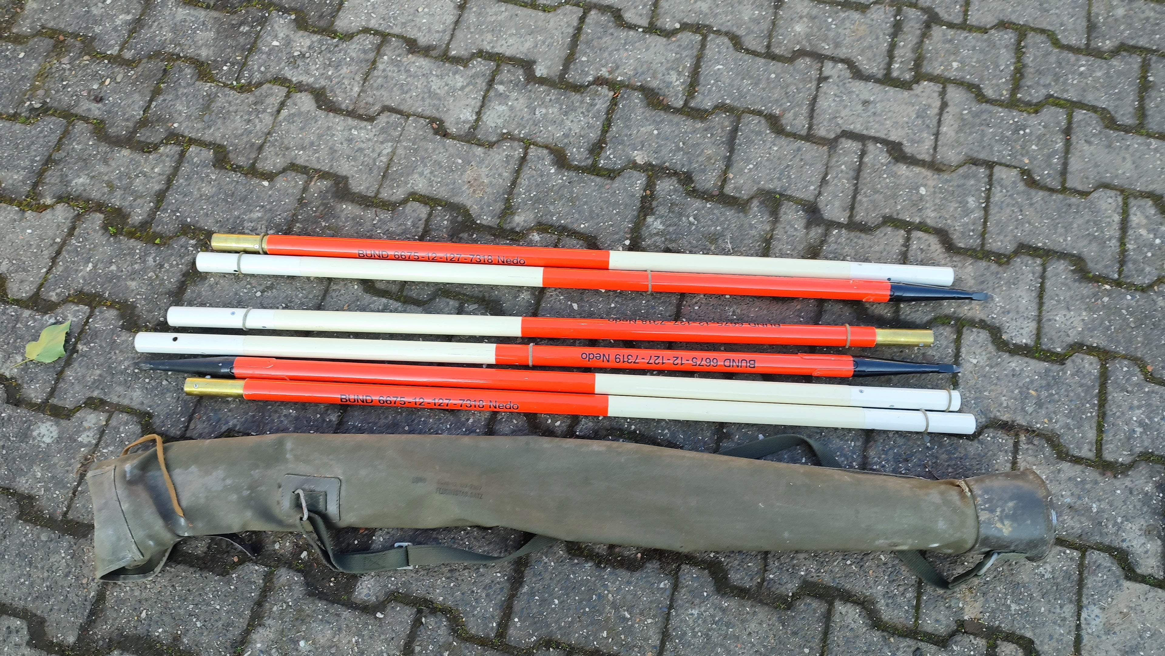 Bundeswehr Fluchtstabsatz in Tasche   aus Bunkerbestand