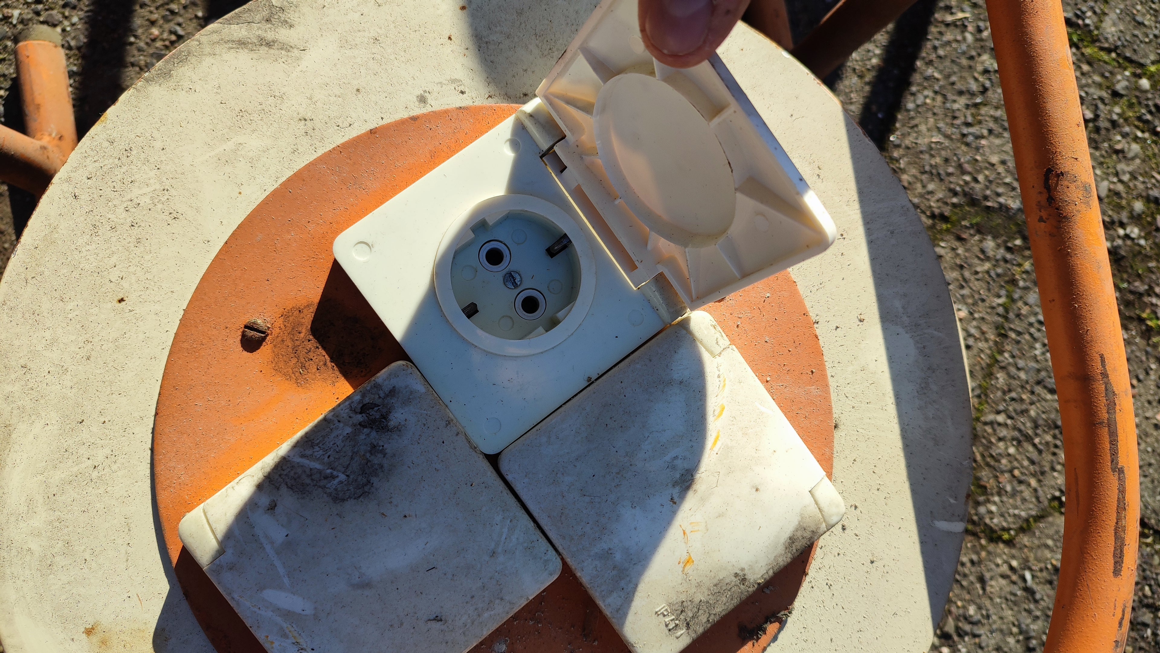 DDR; Kabeltrommel, ca. 40 m, Stromfix Multi W, 1970 er Jahre, Sammlergegenstand