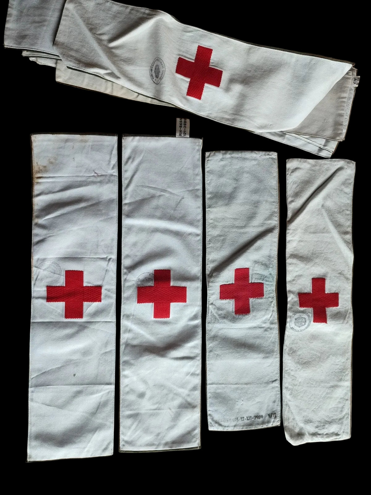 Bundeswehr, Rote Kreuz Armbinde, eine Seite oliv, eine weiß, gestempelt